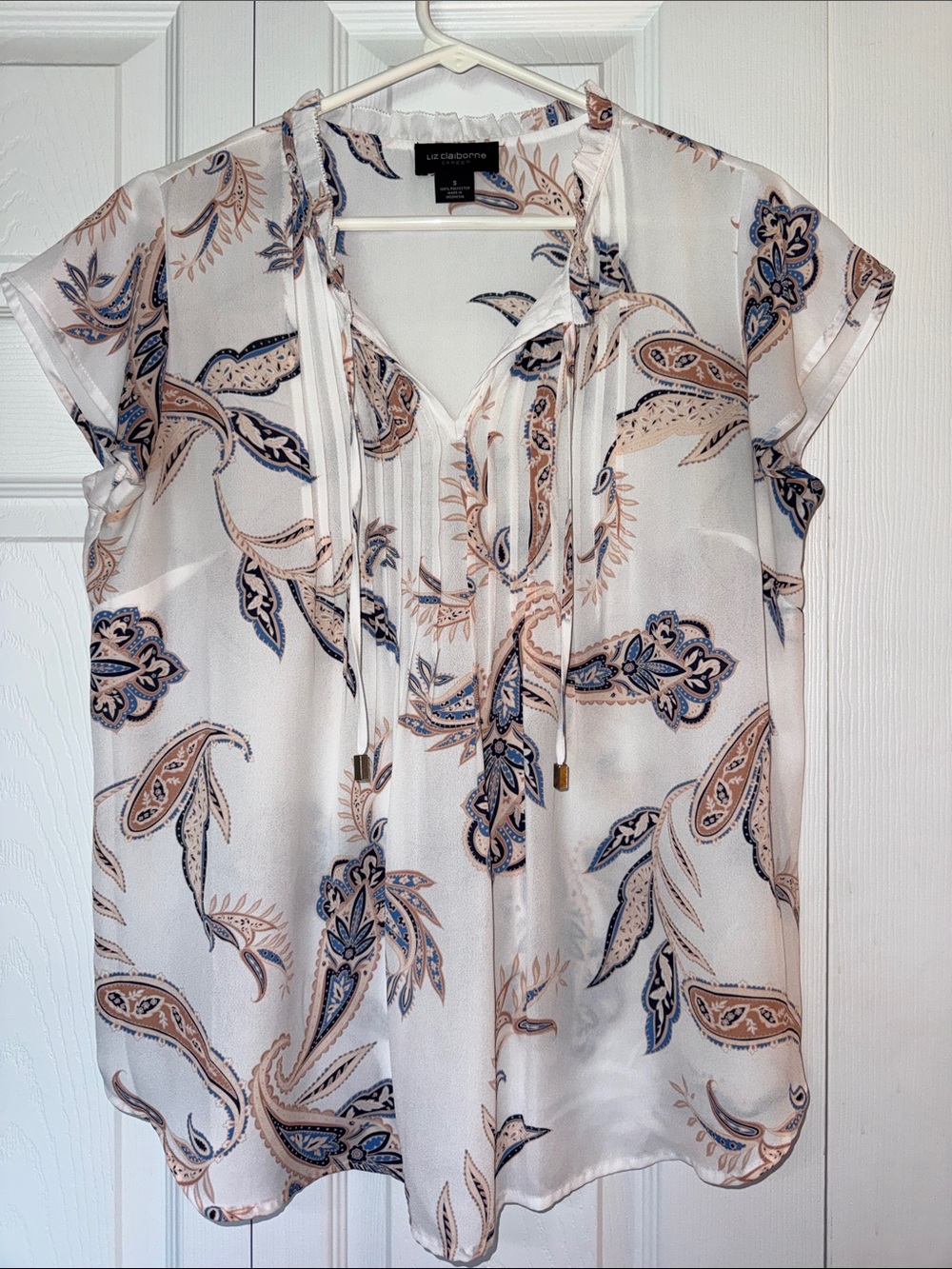 Liz Claiborne Cream Paisley Tie-Neck Cap Sleeve Blouse